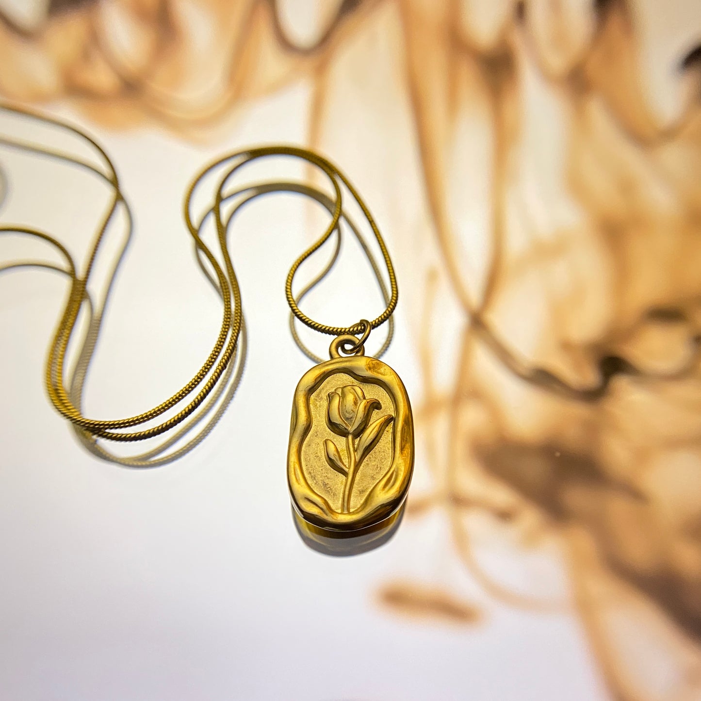Rose Seal Necklace