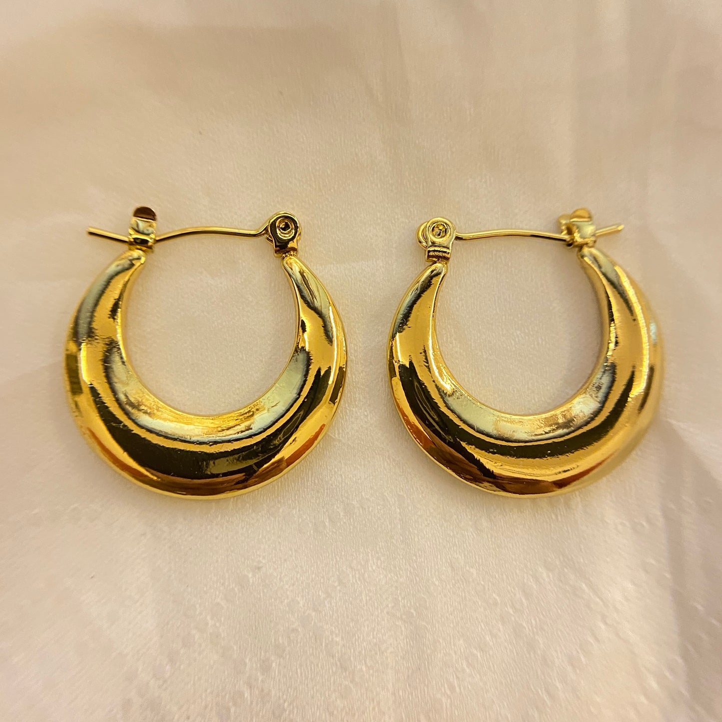 Soma Curve Earring