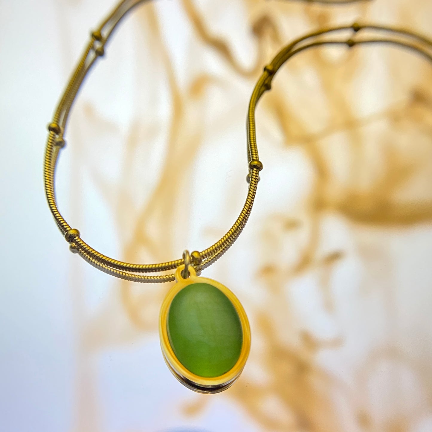Green Oval Glow Necklace