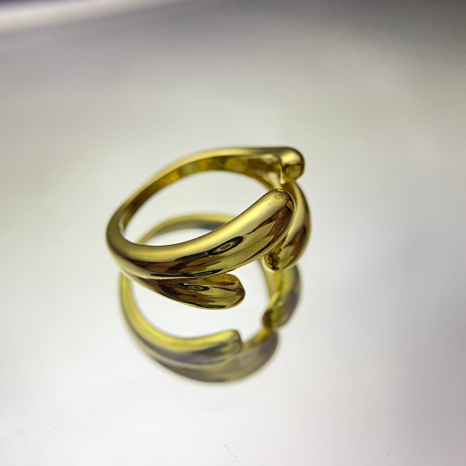 Side view of Halo Hug Ring 